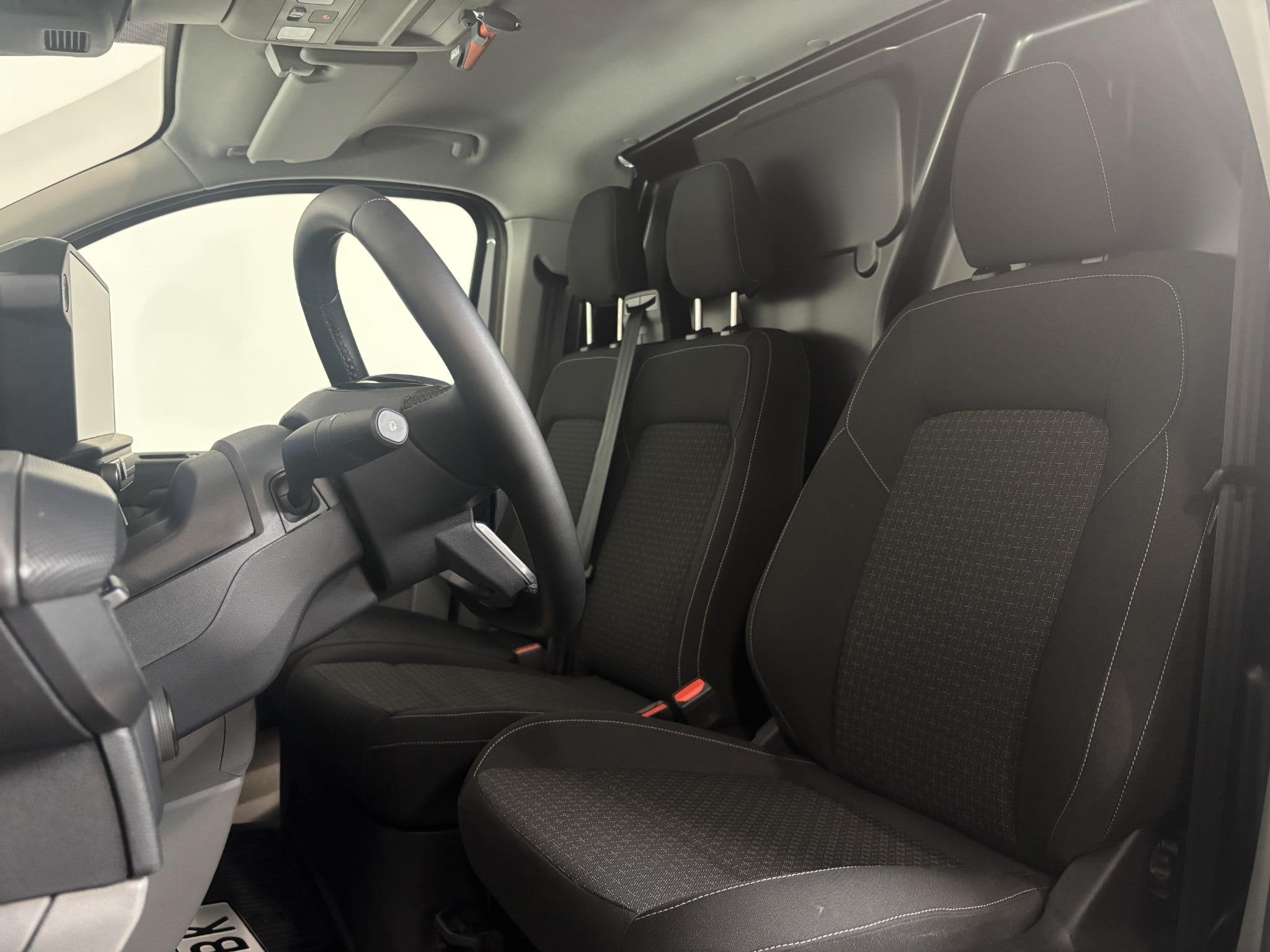 Ford Transit Custom 280 2.0 TDCI L2H1 Trend Nieuw Model Navi, Auto's, Bestelauto's, Voorwielaandrijving, Stof, 1836 kg, 4 cilinders