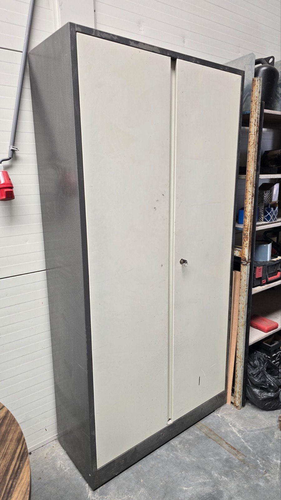 Stevige stalen kast met legplanken 100x40x200cm