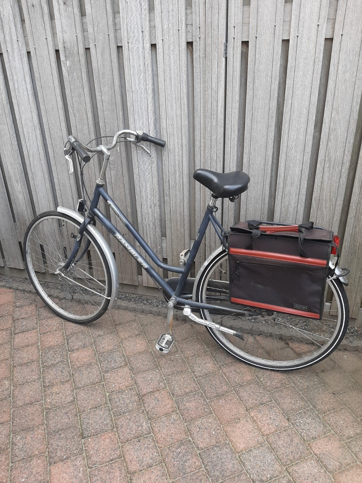 Damesfiets met fietstas, Fietsen en Brommers, Ophalen