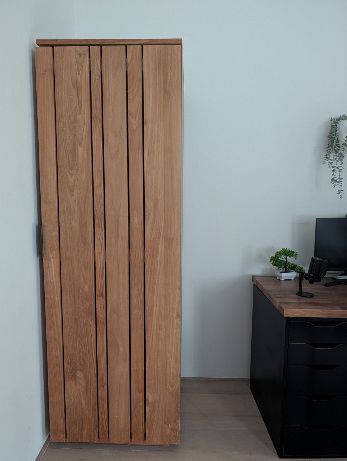 Teak houten kledingkast 1.90 met 4 planken en kledingstang, Met deur(en), 200 cm of meer, Teakhout, Zo goed als nieuw