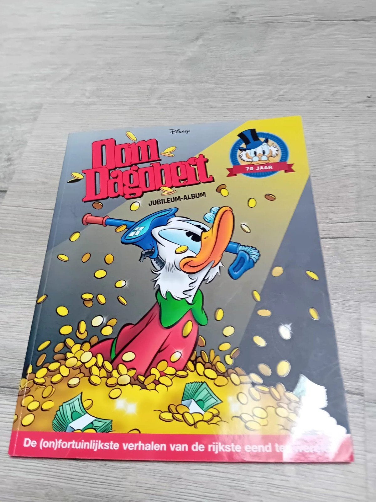 Donald Duck Jubileum-album - 70 jaar Oom Dagobert, Eén stripboek, Ophalen of Verzenden, Zo goed als nieuw, Walt Disney