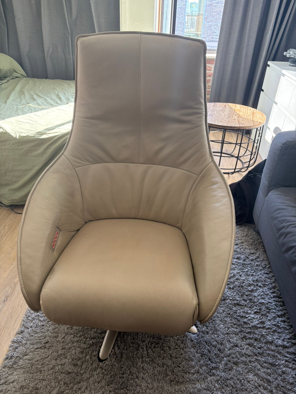 Luxe Elektrische Relaxfauteuil (3-motorig, Accu, Leer), Ophalen, Zo goed als nieuw, 50 tot 75 cm, Leer