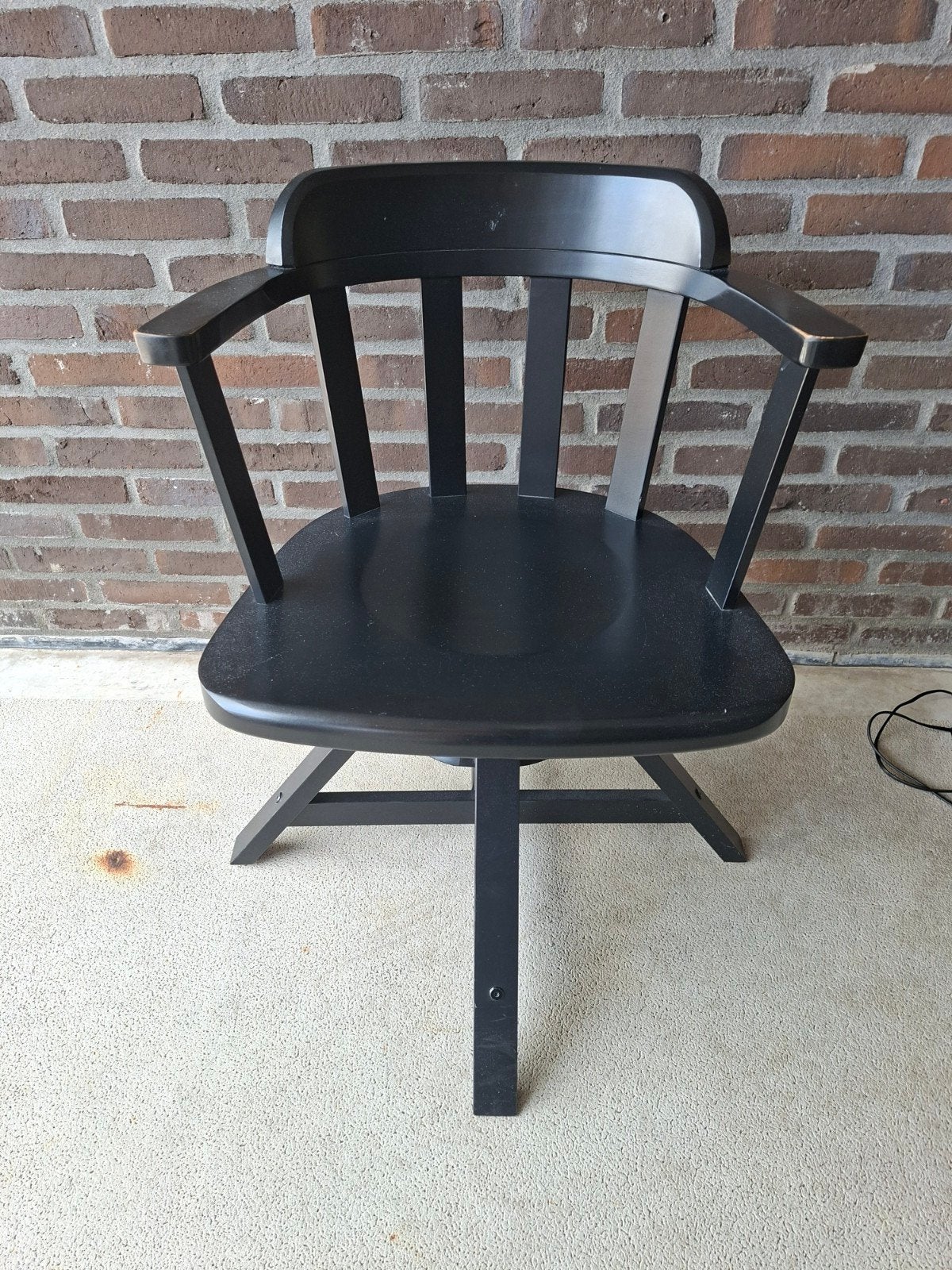 Zwarte houten stoel met armleuningen draaiend, Gebruikt, Zwart, Ophalen of Verzenden, Hout
