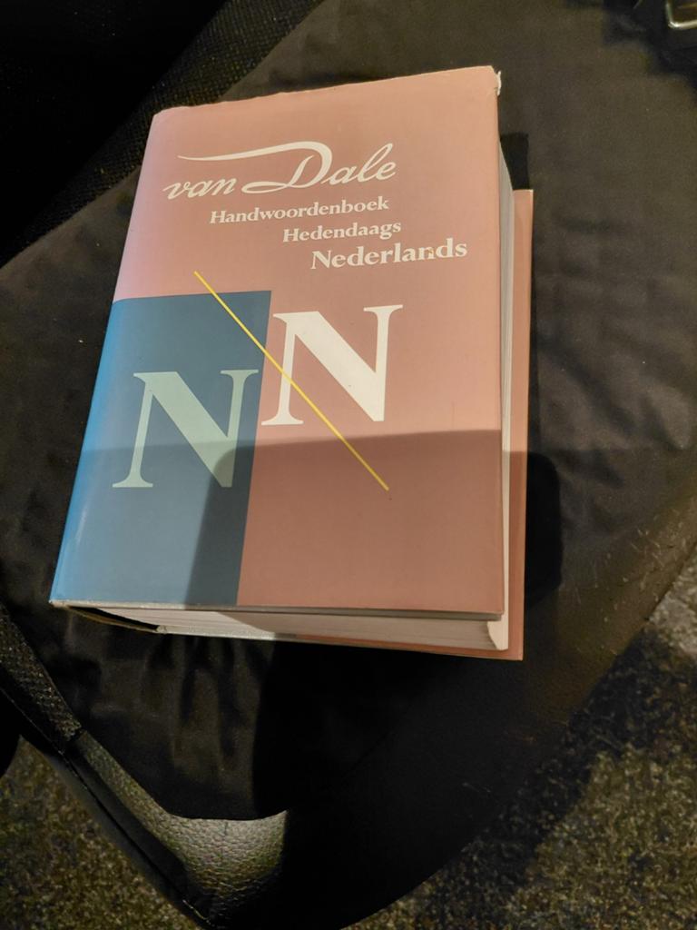 Van Dale woordenboek, Boeken, Ophalen of Verzenden, Zo goed als nieuw, Van Dale, Nederlands