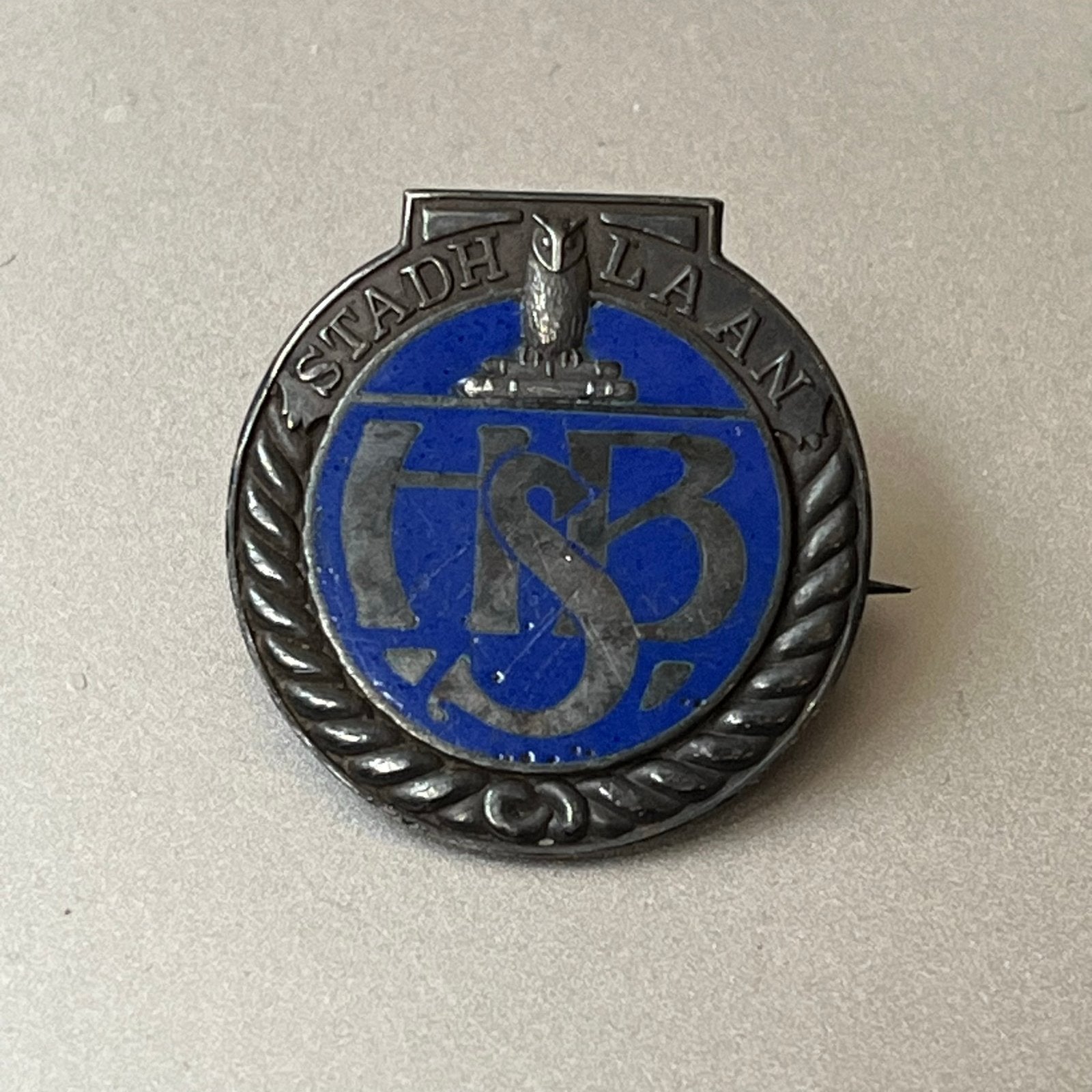 HSB Stadhouderslaan DEN HAAG Speldje  1902-1939, Ophalen of Verzenden, Gebruikt, Overige onderwerpen, Speldje of Pin
