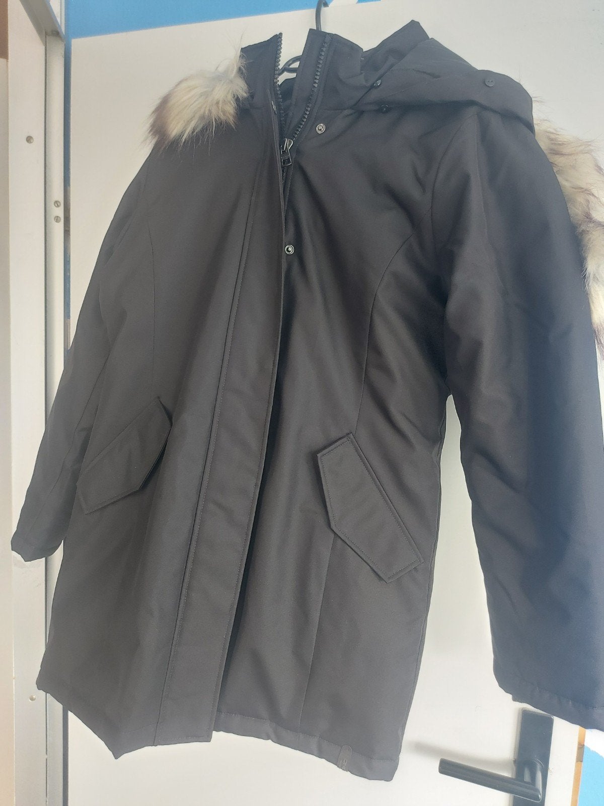ONLY winterjas met capuchon en imitatiebont - Maat M, Kleding | Dames, Maat 38/40 (M), Zwart, Nieuw, Ophalen of Verzenden