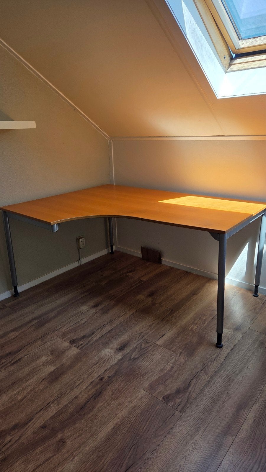 Mooi hoekbureau, Ophalen, Gebruikt, Metaal, Hoekbureau