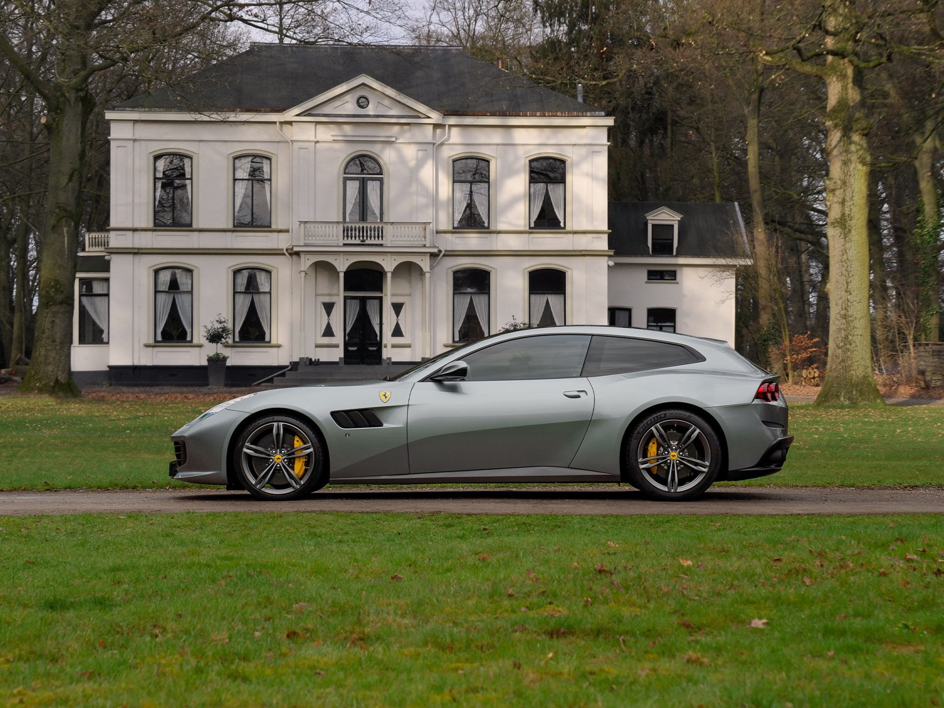 Ferrari GTC4Lusso T 3.9 V8 | Pano-dak | JBL | Lift, Auto's, Ferrari, Automaat, Achterwielaandrijving, Met garantie (alle), Bedrijf