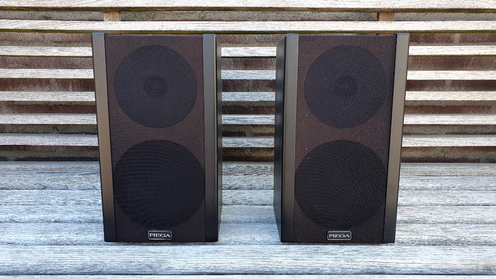Piega sat speakers, Audio, Tv en Foto, Zo goed als nieuw, 60 tot 120 watt, Front, Rear of Stereo speakers, Ophalen
