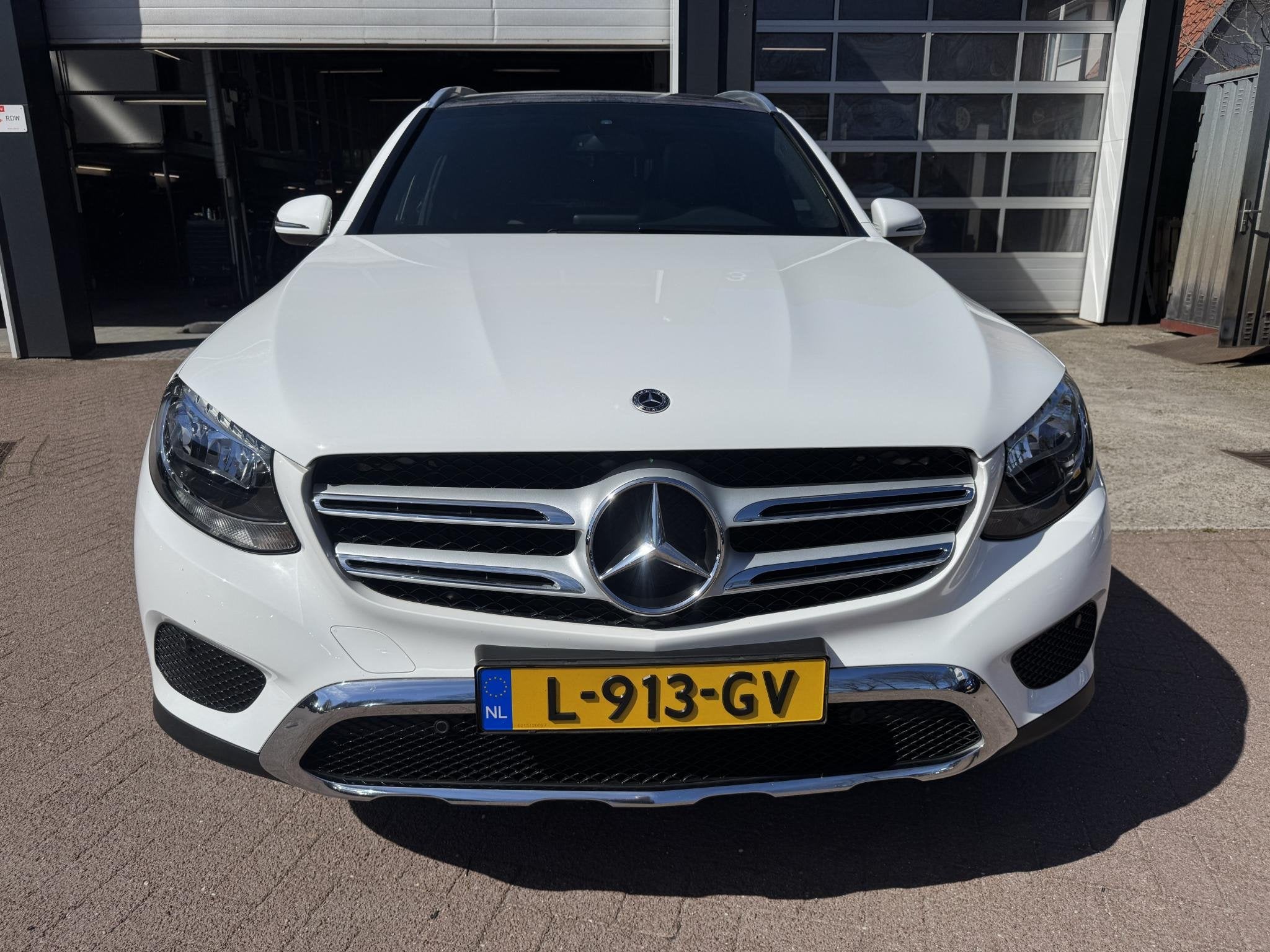 Mercedes-Benz GLC-klasse 350e 4MATIC+Trekhaak+Panodak!, Automaat, Gebruikt, 4 cilinders, 2000 kg