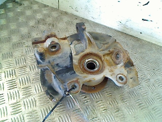 Fusee Rechts Voor Volvo V70 (BW) (2008-05/2009-12), Gebruikt, Siegburger Straße 229, Köln 50679, , Duitsland, Info@volvocars.com