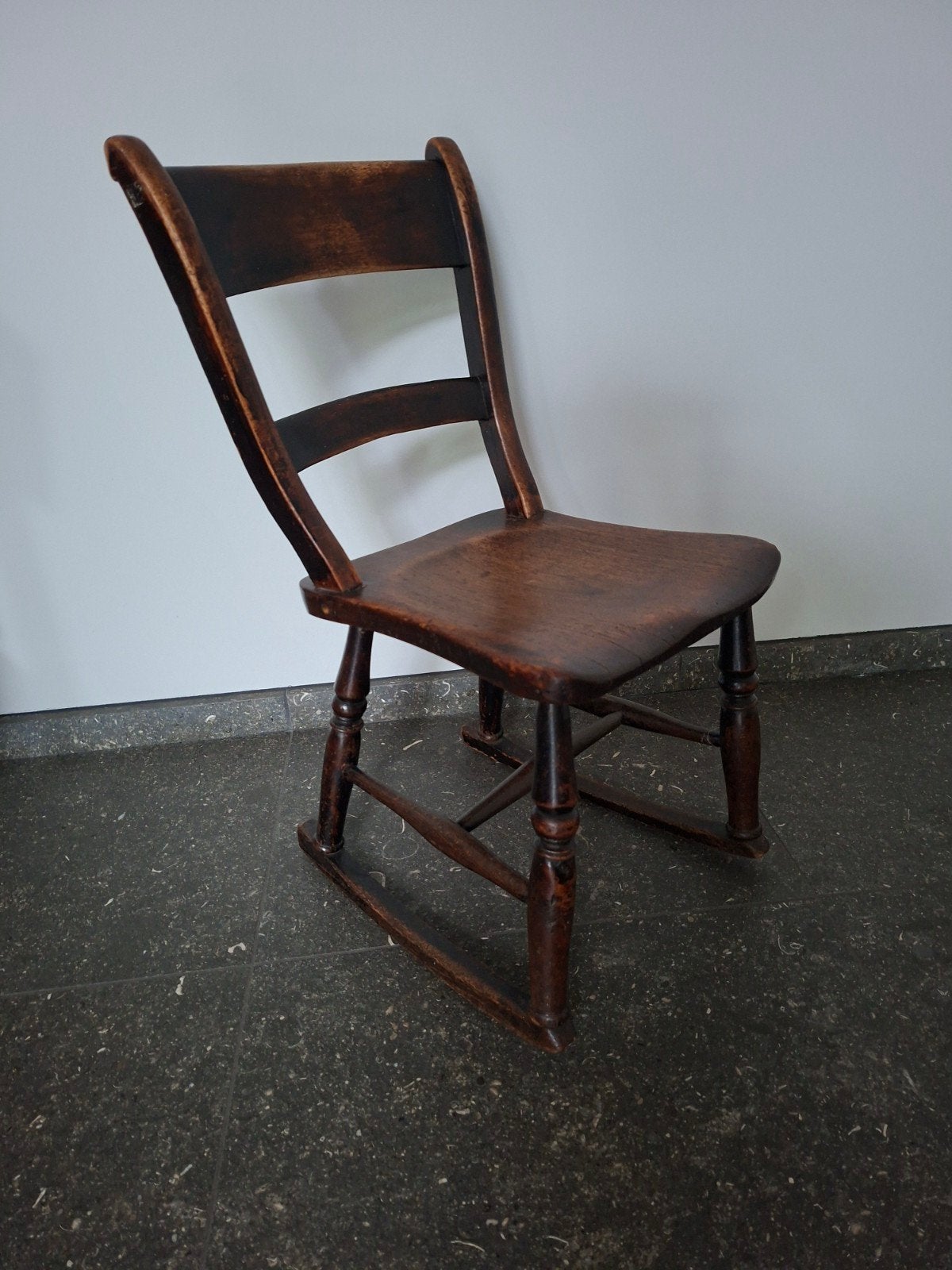 Antiek houten kinder schommelstoel., Ophalen