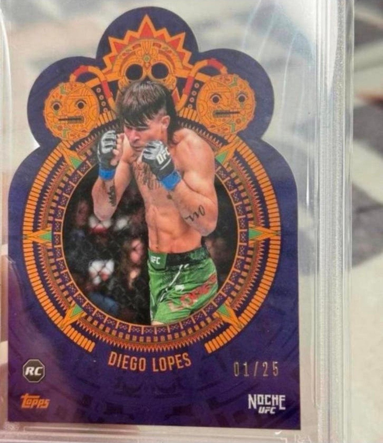 2024 Topps Noche UFC diego lopes Purple diecut /25 nr1 PSA-9, Spelerskaart, Nieuw, Ophalen of Verzenden, H