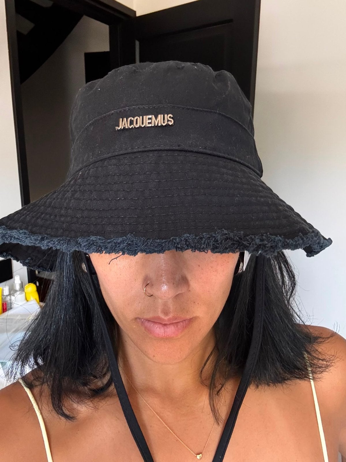 Zwarte Jacquemus unisex bucket hat, Ophalen of Verzenden, Zo goed als nieuw, One size fits all, Hoed