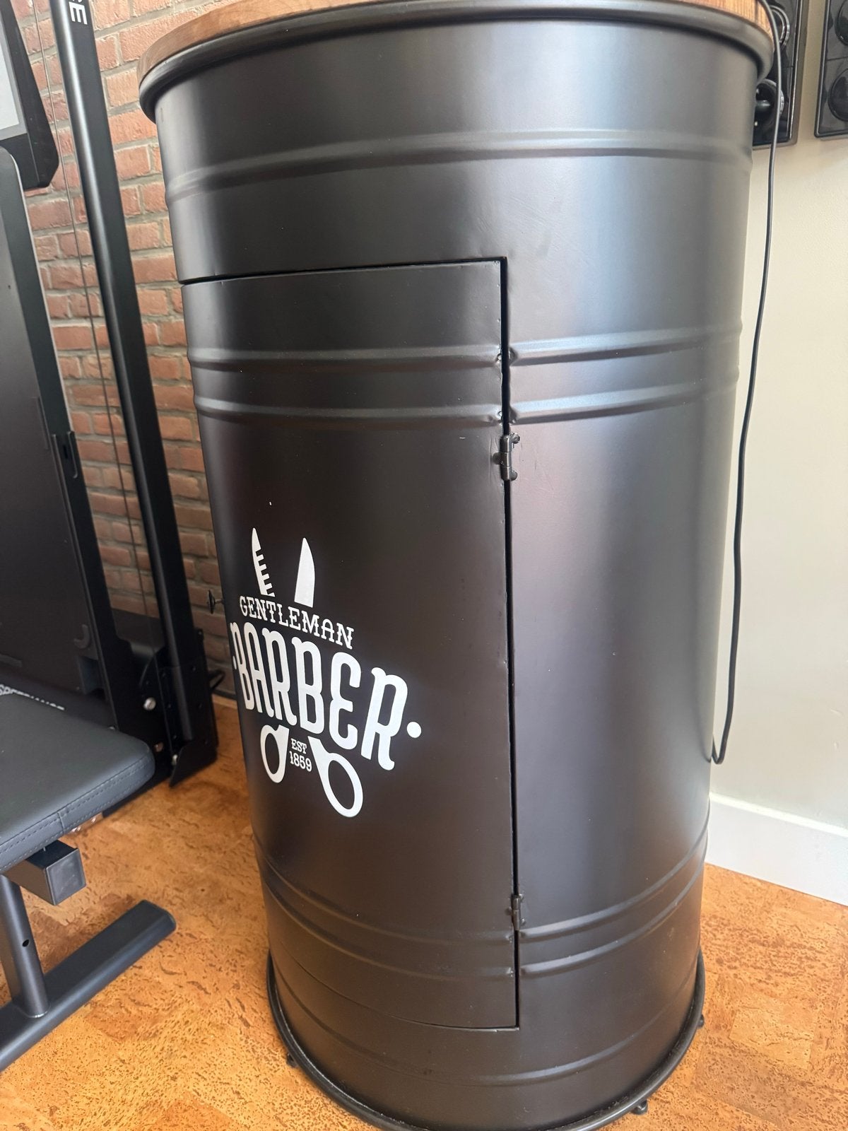 Barber shop kast/ton met houten blad, Ophalen, Gebruikt