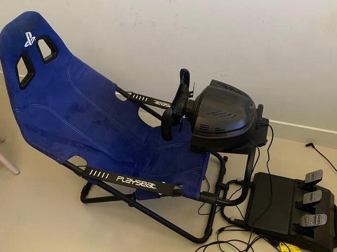Playseat + Thrustmaster stuur + F1 25 PS5, Ophalen, Online, Gebruikt, 1 speler