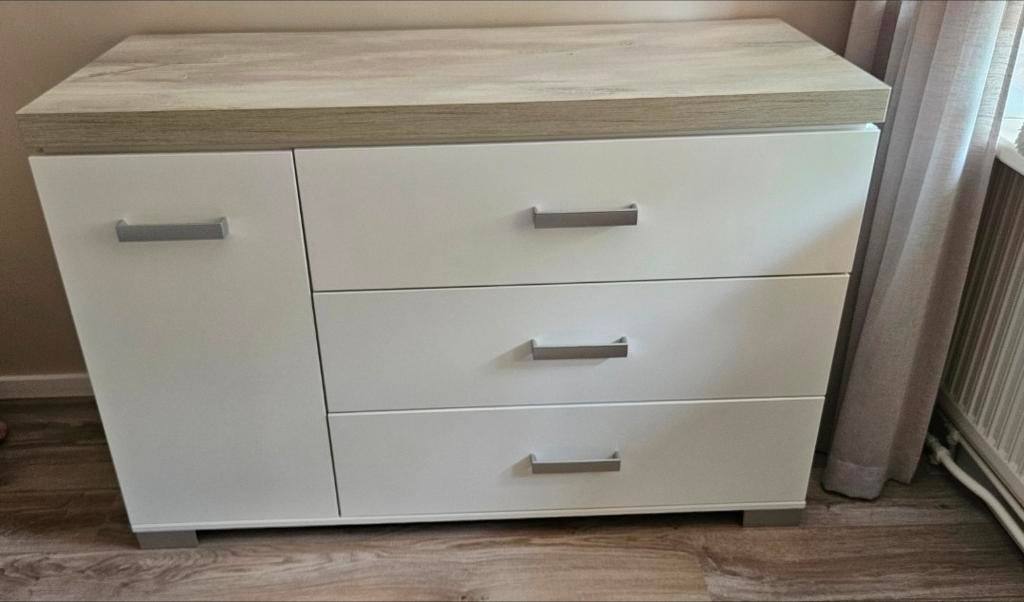 Babykamer Berlijn: Commode, Kast, plankje & Aerosleep Matras, Gebruikt, 50 tot 70 cm, Ophalen of Verzenden, 100 cm of meer