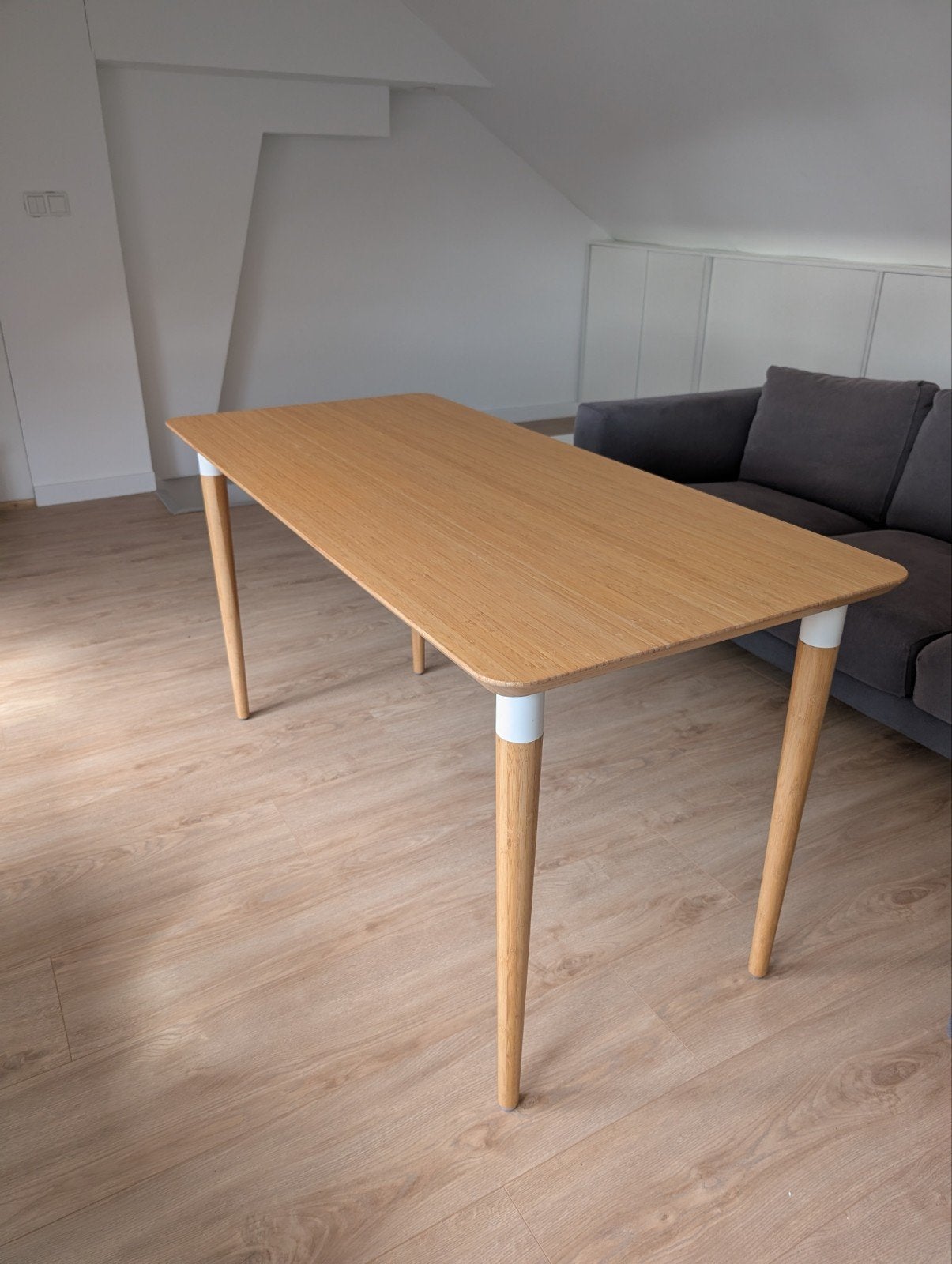 Ikea Anfallare Hilver bureau/tafel ZGAN, Hout, Ophalen of Verzenden, Zo goed als nieuw, IKEA