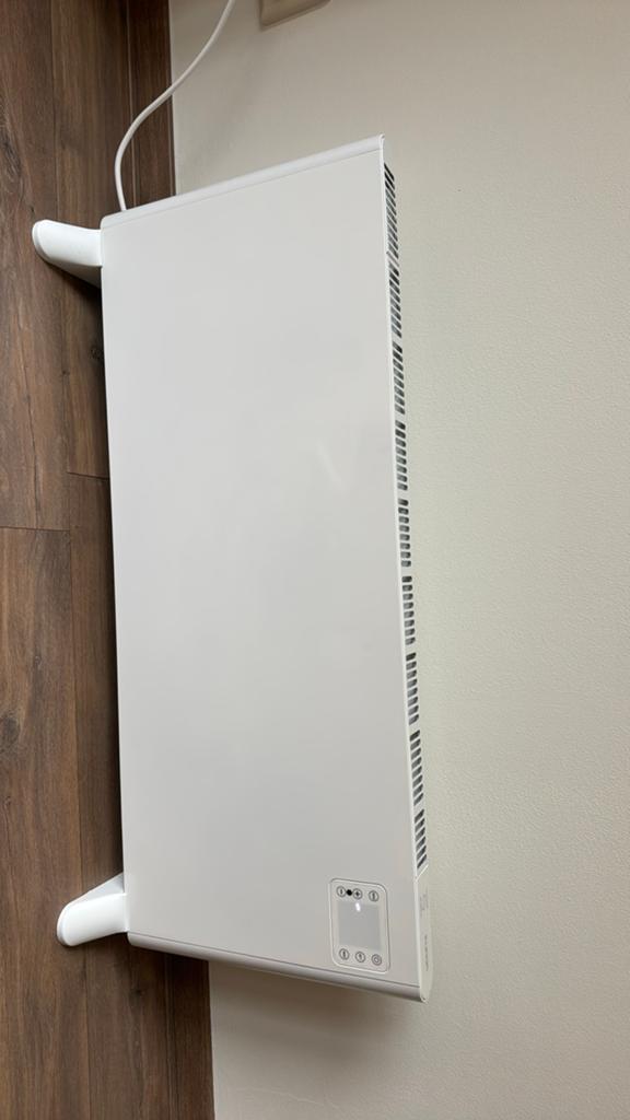Eurom heater - good as new - selling because of relocation, Doe-het-zelf en Verbouw, Verwarming en Radiatoren, Ophalen, Kachel