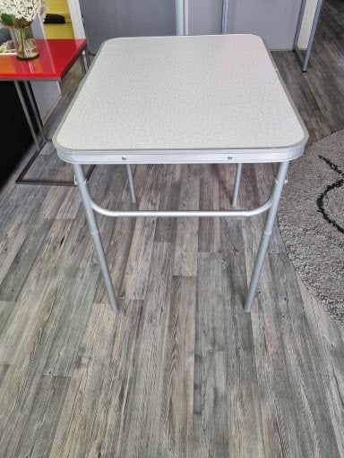 campingtafel, Ophalen, Campingtafel