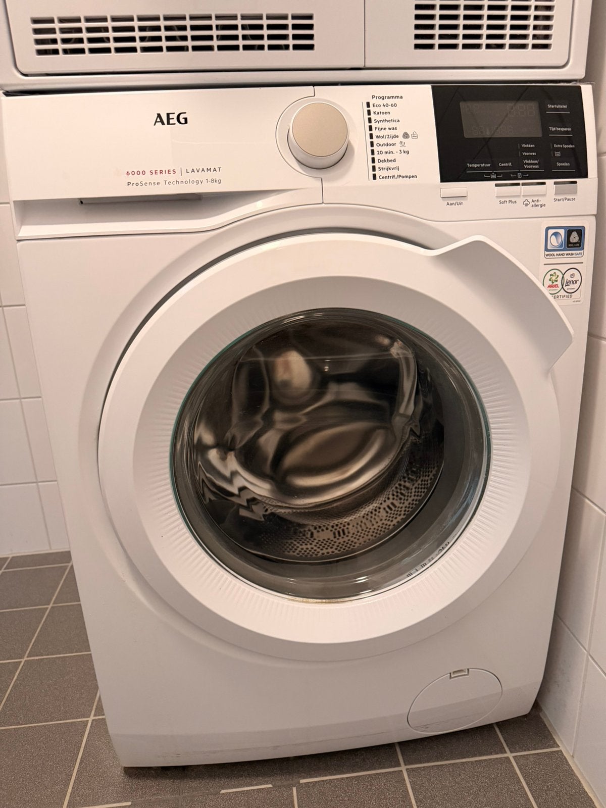 AEG wasmachine, Witgoed en Apparatuur, Ophalen, Zo goed als nieuw, 85 tot 90 cm, 1200 tot 1600 toeren