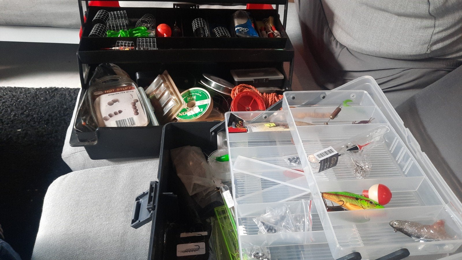 Viskoffer met complete visuitrusting, Watersport en Boten, Ophalen of Verzenden, Gebruikt, Koffer of Tas