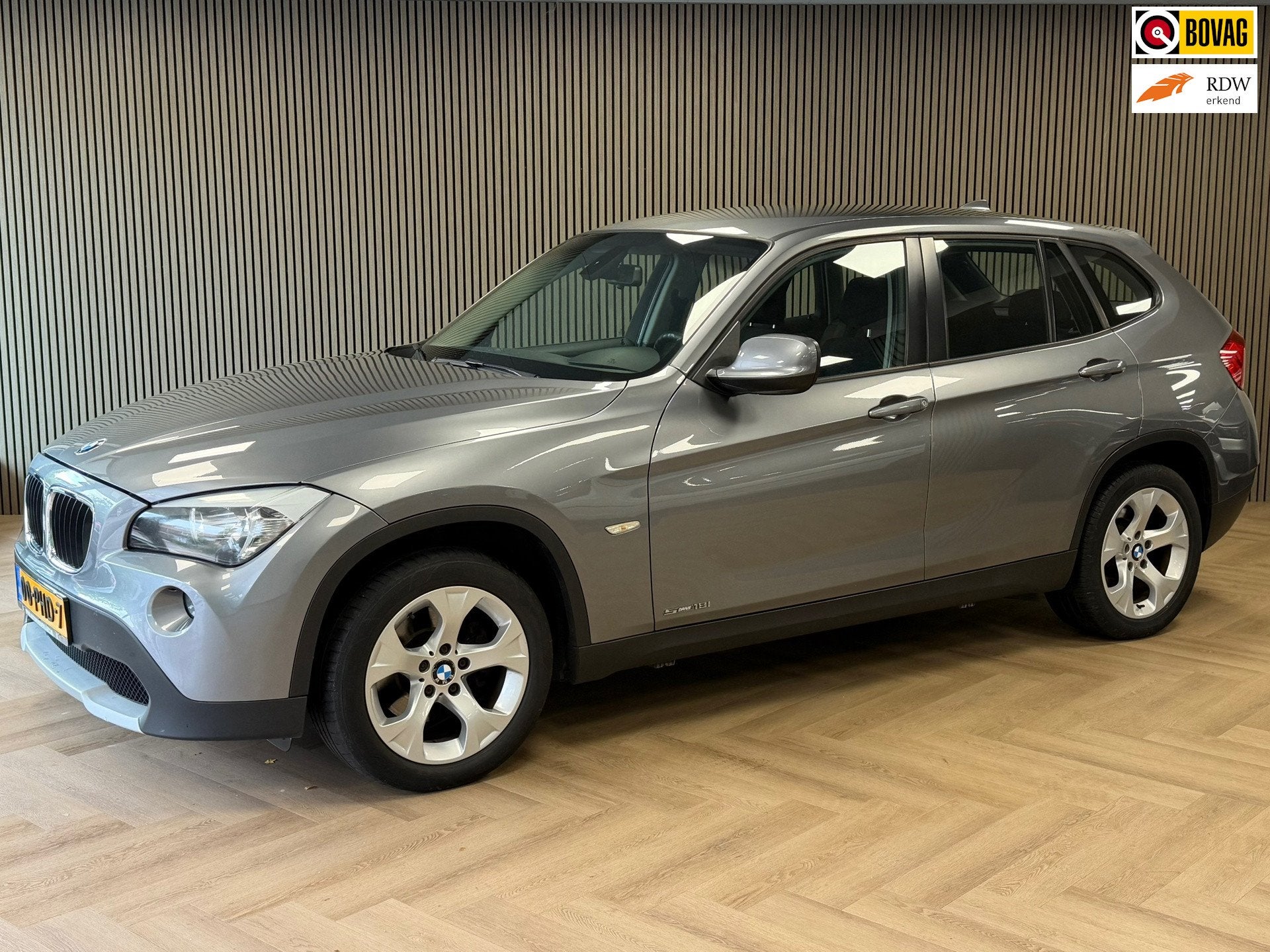 BMW X1 SDrive18i Executive AUT. TREKHAAK PDC NAVIGATIE KEYLE, Auto's, Euro 5, 4 cilinders, Origineel Nederlands, Parkeersensor