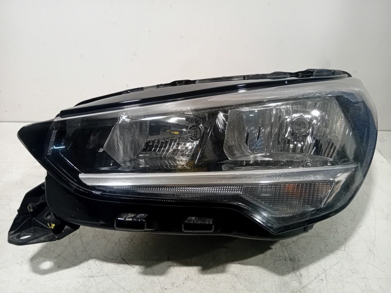 Koplamp links Opel Corsa, Onderdelen@venauto.nl, Van der Ven Autorecycling B.V., Gebruikt, Ettenseweg 76, 4706 PB Roosendaal, The Netherlands