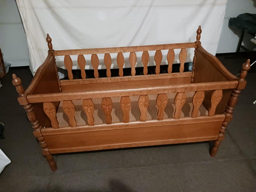 Eiken babybedje vintage, Ophalen, Gebruikt, Eenpersoons, Hout