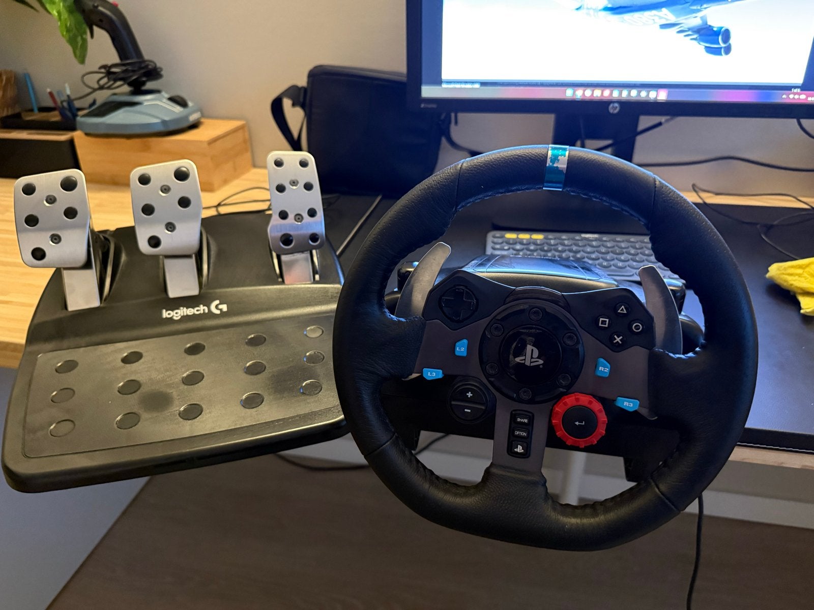 Logitech G29 Driving Force Racing Wheel met pedalen, Ophalen, Zo goed als nieuw, Stuur of Pedalen, PlayStation 4
