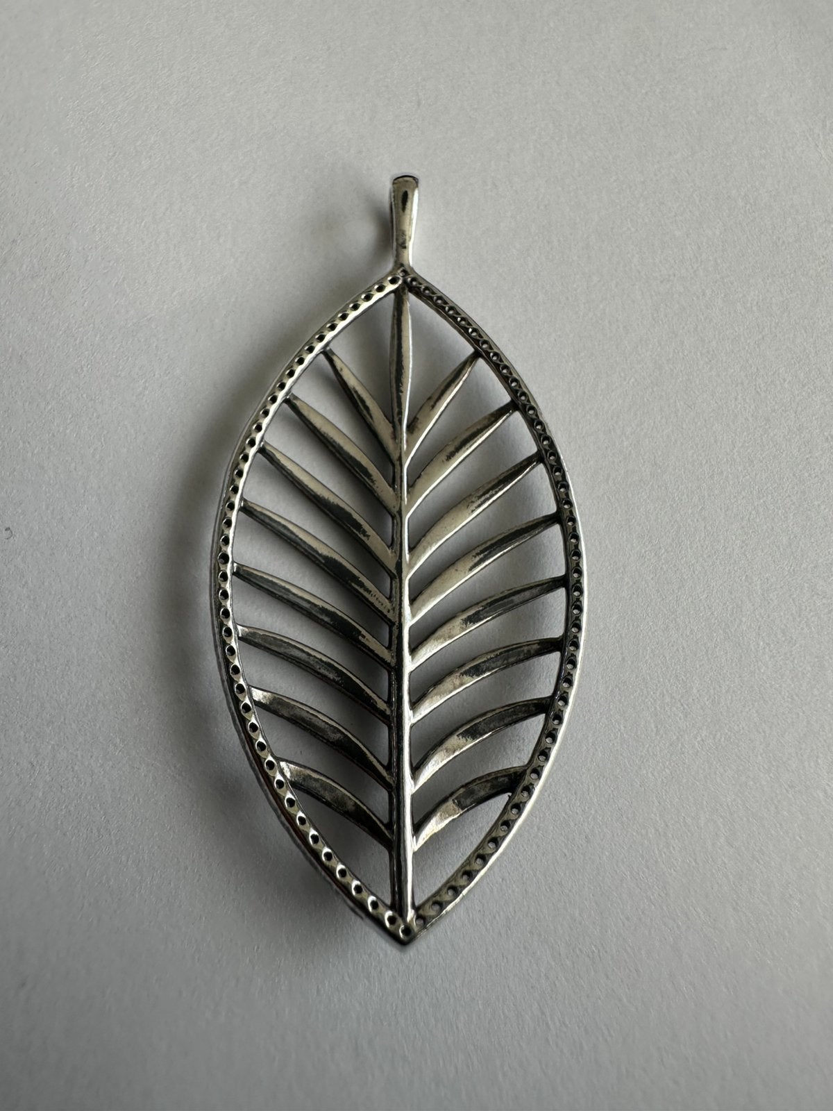 Pandora kettinghanger palmenblad met steentjes, Ophalen of Verzenden, Zo goed als nieuw, Zilver, Overige voorstellingen