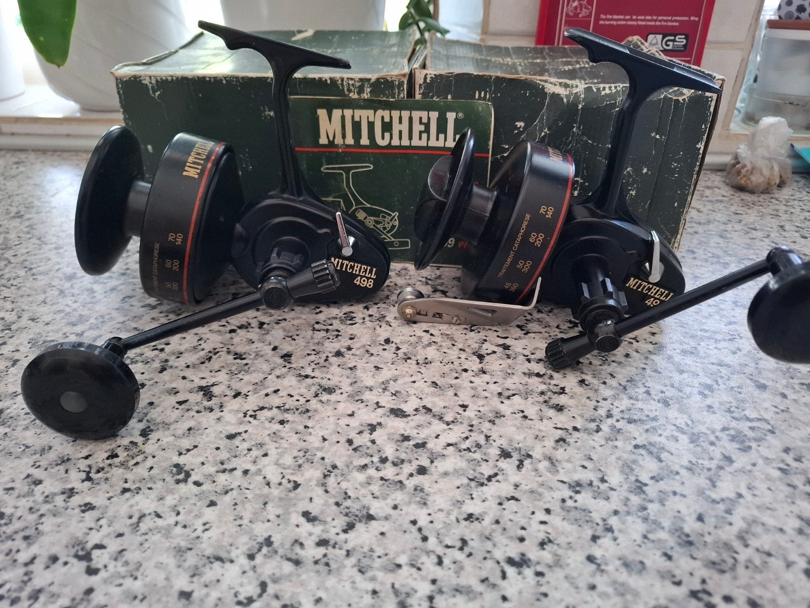 Mitchell 498 vismolen 2x, Ophalen of Verzenden, Zo goed als nieuw, Molen