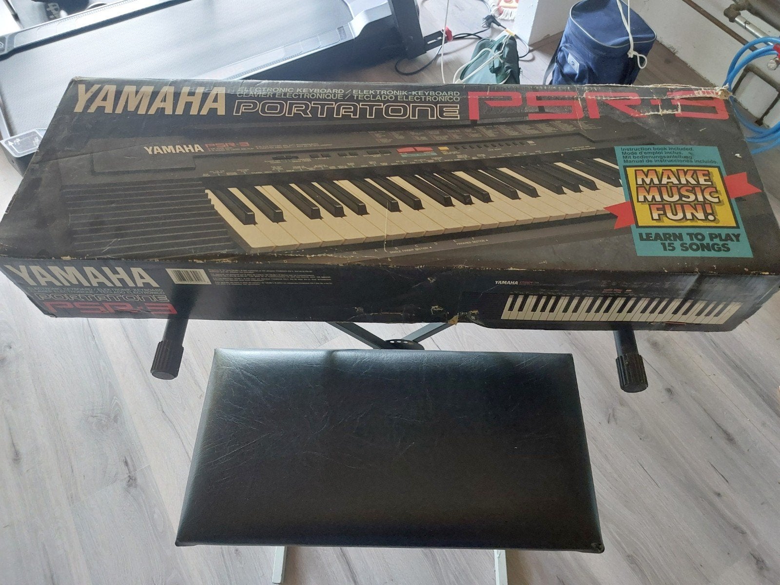 Yamaha Portatone PSR-9 Keyboard met standaard en kruk, Muziek en Instrumenten, Gebruikt, Yamaha, Met standaard, Overige aantallen