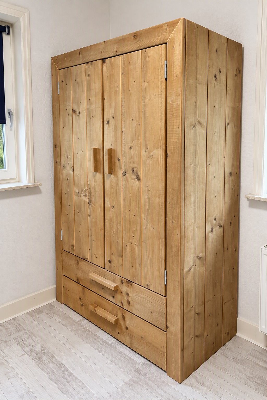 Massief houten kledingkast met lades, Ophalen, Gebruikt, 100 tot 150 cm, Met lade(s)