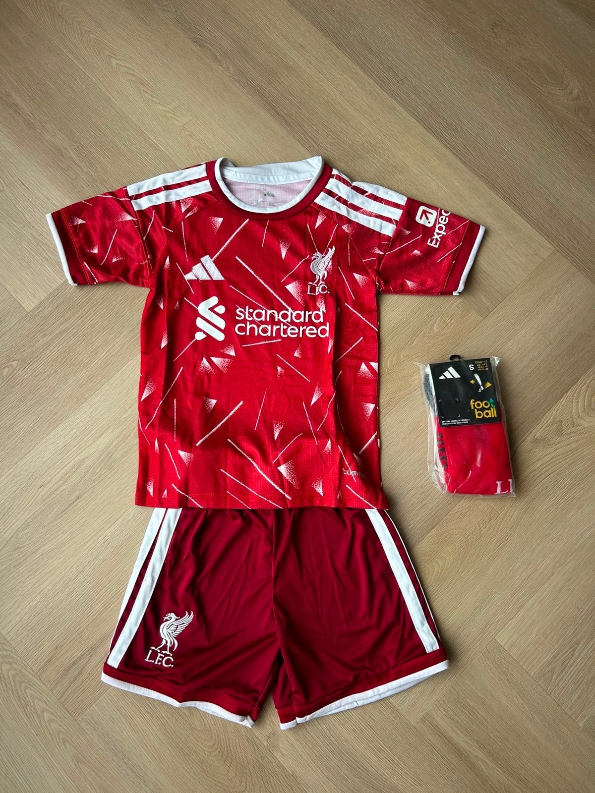 Liverpool Kids Tenue - Thuisshirt en Broekje, Ophalen of Verzenden, Zo goed als nieuw, Jongen of Meisje