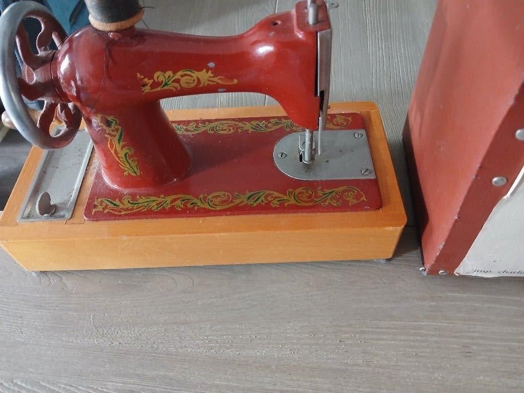 Kinder naaimachine, Ophalen, Zo goed als nieuw, Naaimachine, Overige merken