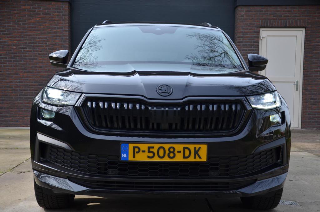 Skoda Kodiaq 1.5 TSI Sportline Business 7 Persoons Automaat/, 1566 kg, 4 cilinders, 150 pk, Zwart