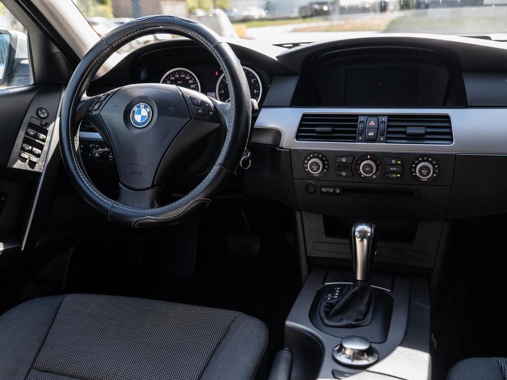 BMW 5-serie 530i Executive - AUTOMAAT - XENON - MULTISTUUR -, Automaat, Achterwielaandrijving, Gebruikt, 2000 kg