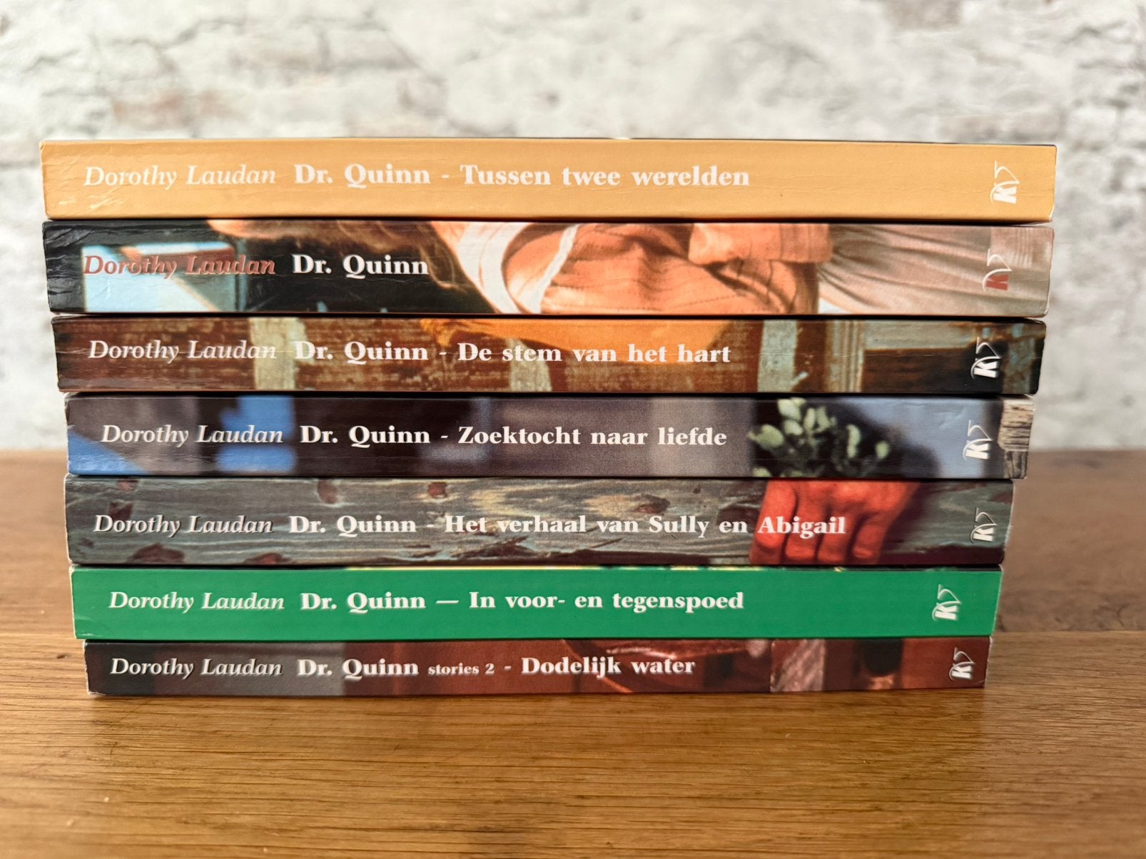 7 boeken van Dr. Quinn, Ophalen of Verzenden, Gelezen, D. Laudan