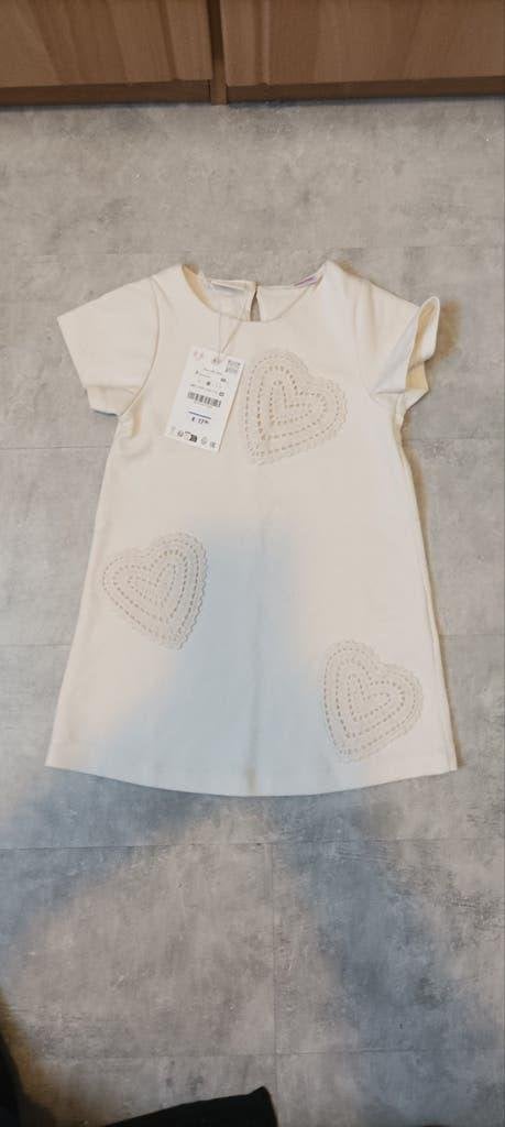 Zara jurkje met hartjes - Nieuw met kaartje, Ophalen of Verzenden, Nieuw, Zara, Meisje