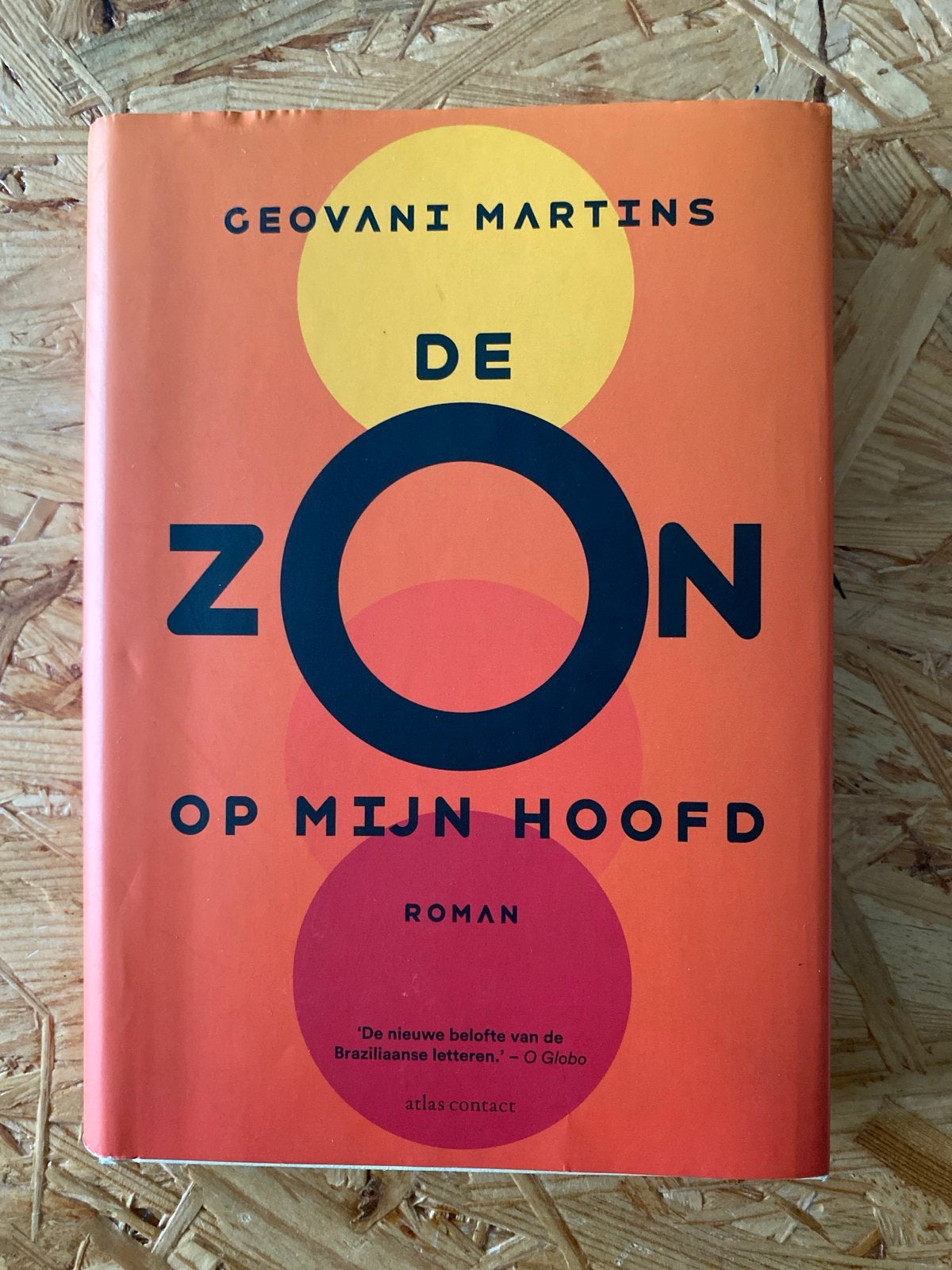 De Zon Op Mijn Hoofd - Geovani Martins (Roman), Ophalen of Verzenden, Zo goed als nieuw, Wereld overig