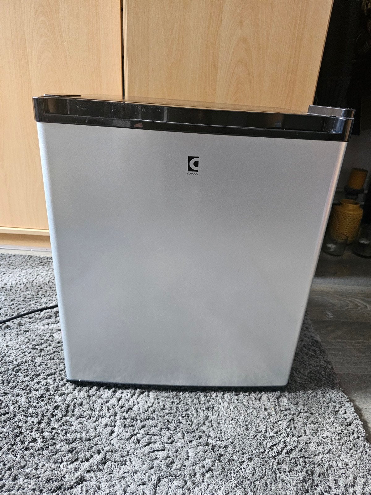 Candor mini koelkast, Minder dan 75 liter, Ophalen, Zonder vriesvak, Minder dan 85 cm