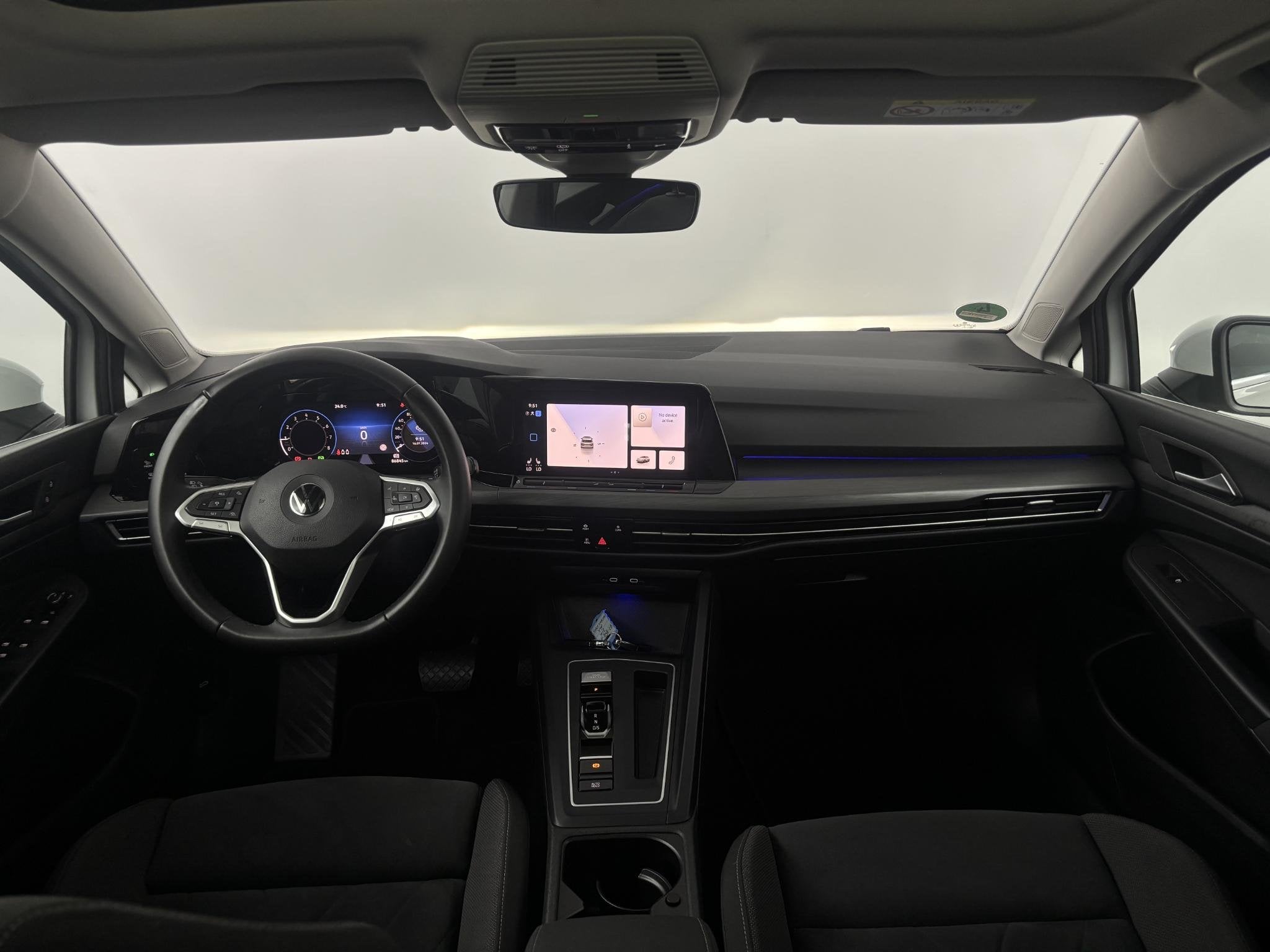 Volkswagen Golf Variant 1.5 eTSI Style | Trekhaak | Panorama, 1325 kg, 4 cilinders, Wit, Golf Variant
