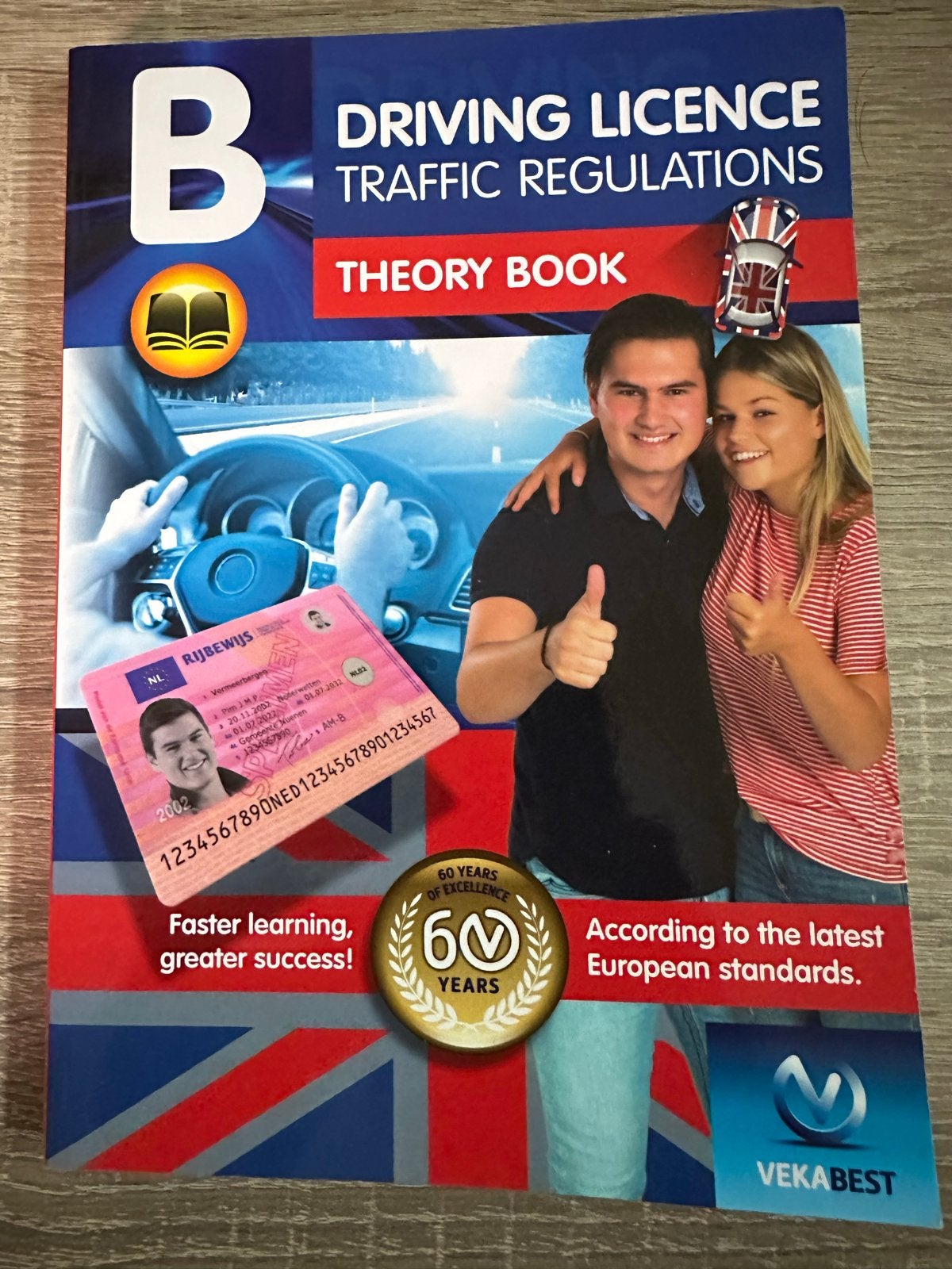 Rijbewijs B Theorieboek - Verkeersregels - Engels, Ophalen, Zo goed als nieuw, Overige niveaus