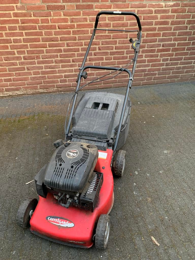 Castelgarden RV40 Benzine Grasmaaier 150cc, Ophalen, Cirkelmaaier, Gebruikt, Opvangbak