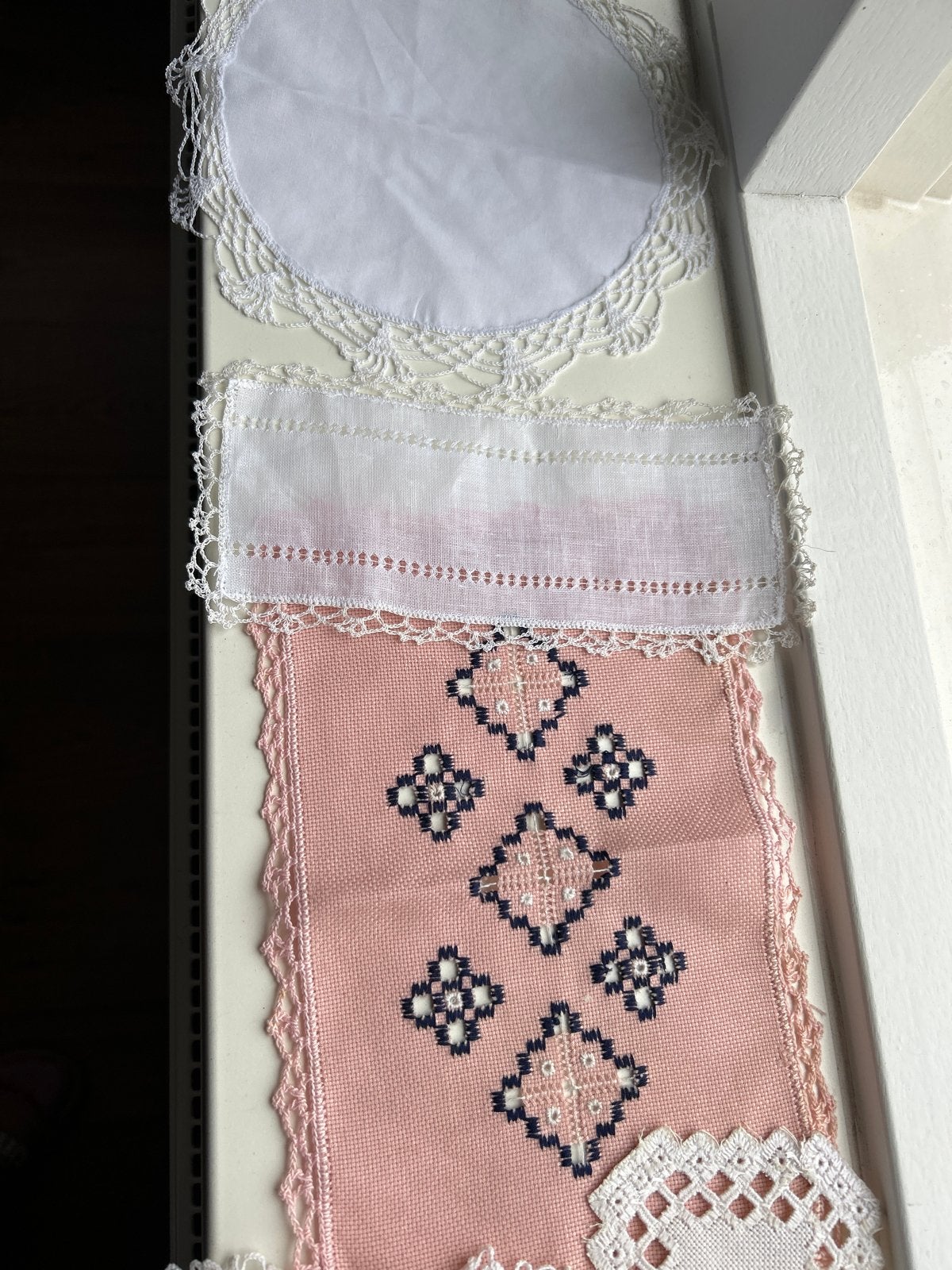 Vintage gehaakte en geborduurde decoratieve set, Antiek en Kunst, Ophalen of Verzenden