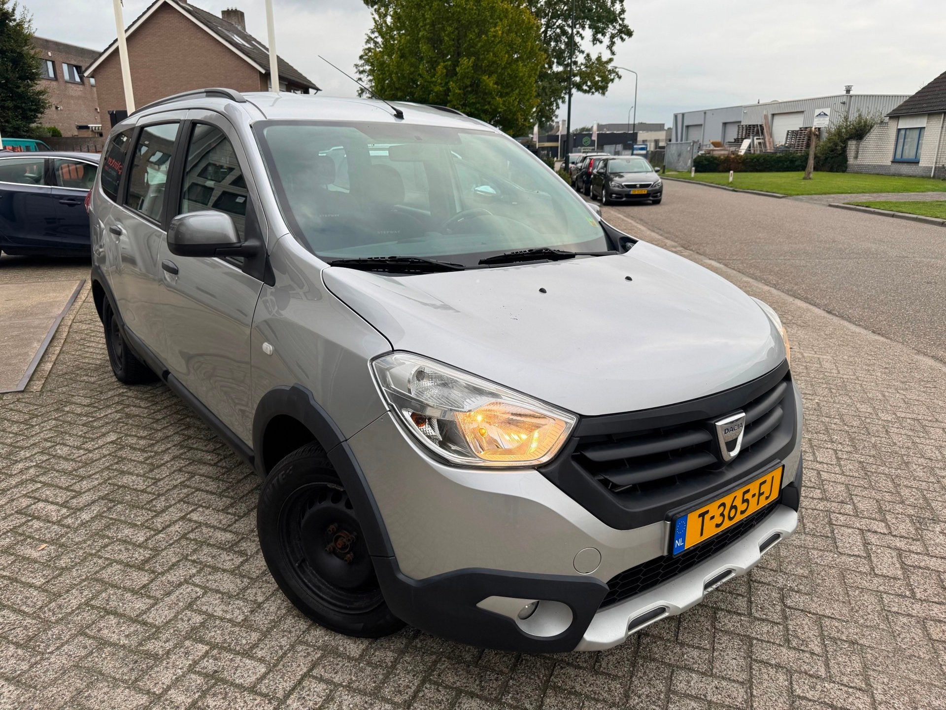 Dacia Lodgy 1.2 TCe Stepway LPG 7p. Airco, trekhaak, Auto's, Voorwielaandrijving, Euro 6, 4 cilinders, Handgeschakeld