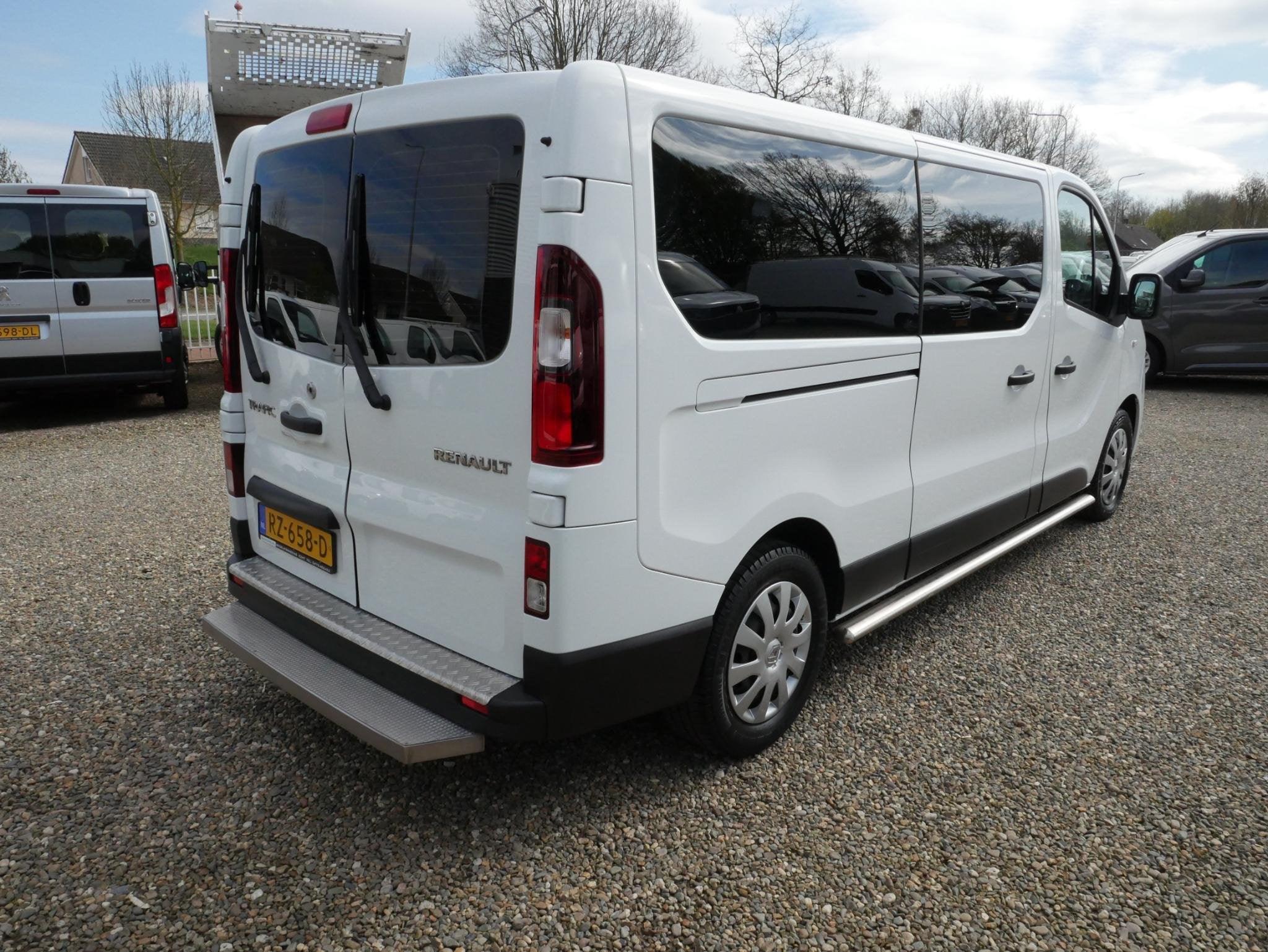 Renault Trafic Passenger 1.6 dCi 125PK L2H1 Airco Combi-8 pe, Voorwielaandrijving, Gebruikt, Wit, Origineel Nederlands