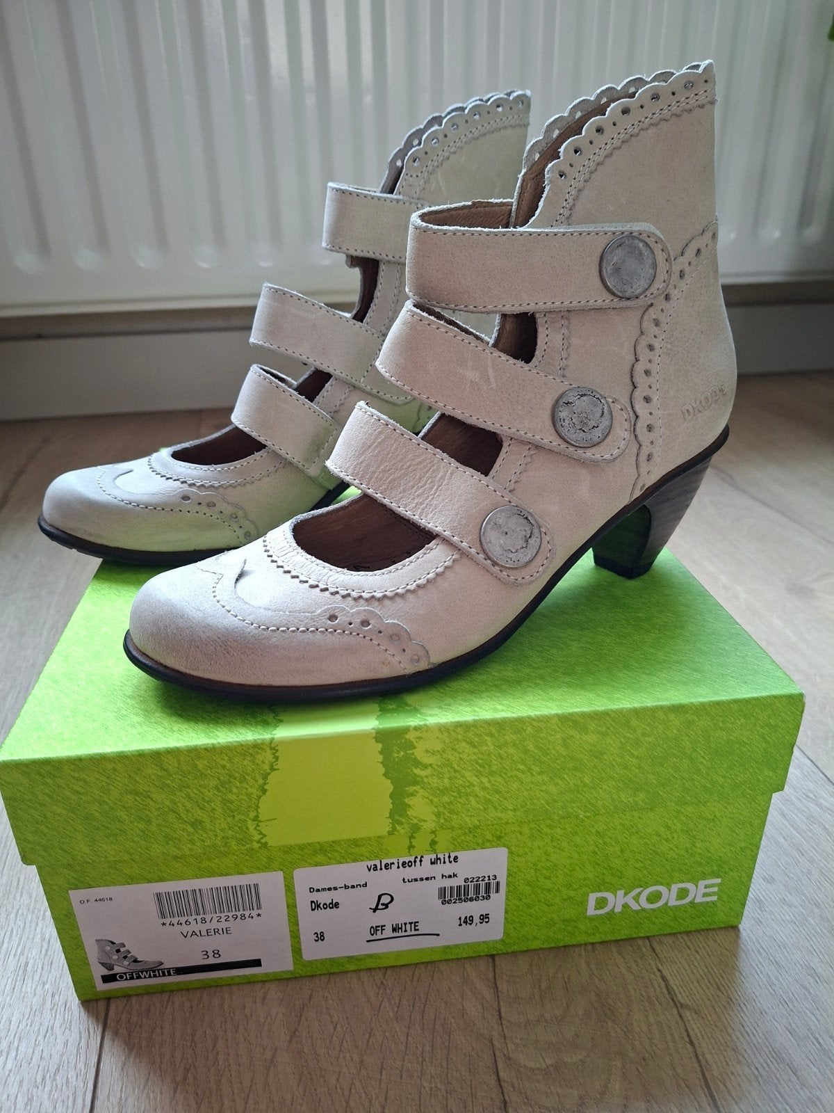 off White schoen met hakje maat 38, Wit, Nieuw, Dansschoenen, Ophalen of Verzenden