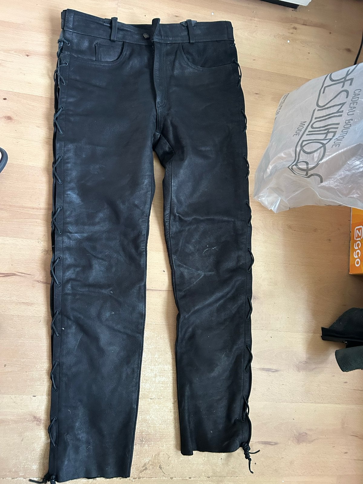 Leren motorbroek maat 32 - zo goed als nieuw, Motoren, Ophalen of Verzenden, Tweedehands, Heren, Broek | leer
